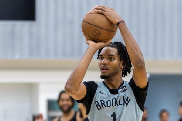 Ziaire Williams takes a shot during Nets practice on Oct. 1, 2024.